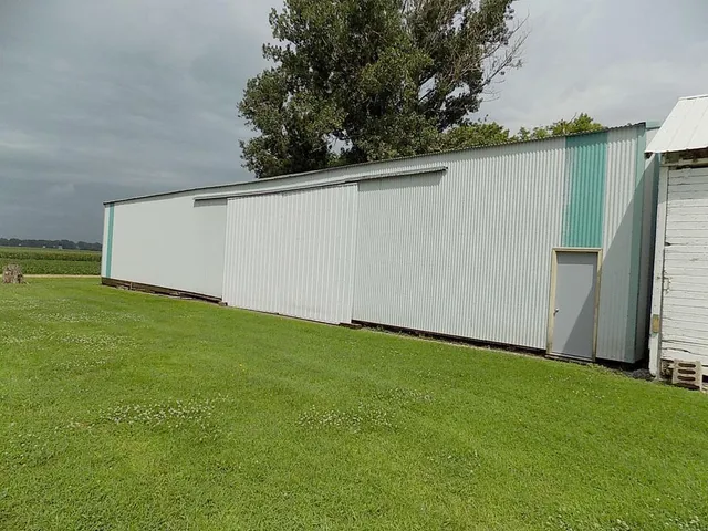 $1 | 21599 170th Street, Sleepy Eye, MN 56085