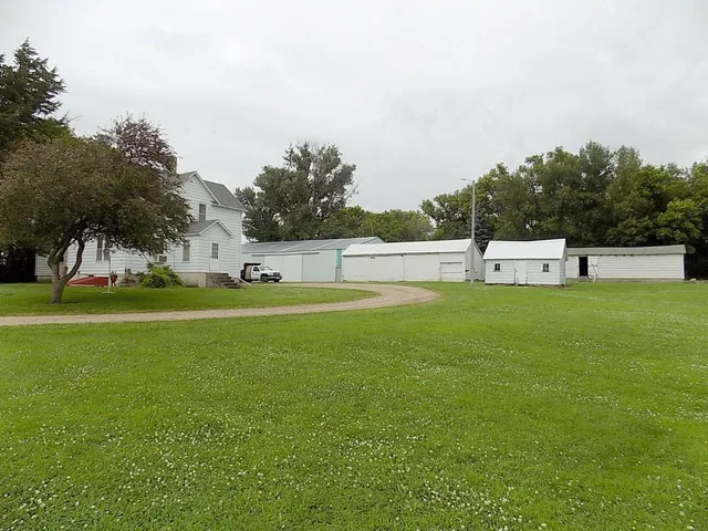 $1 | 21599 170th Street, Sleepy Eye, MN 56085