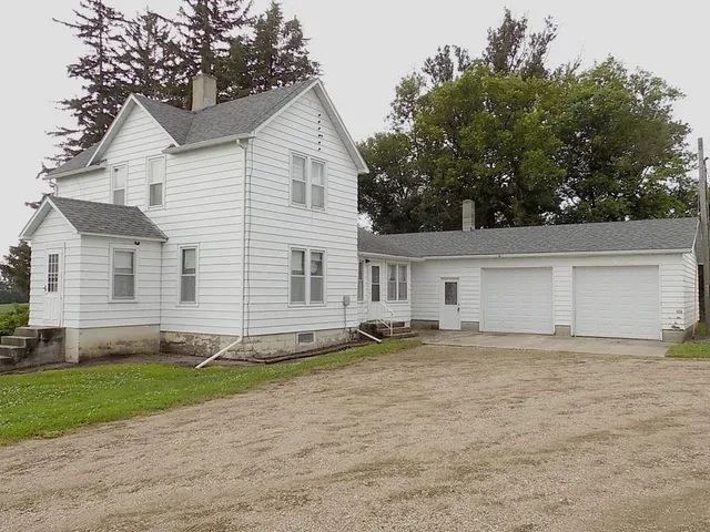 $1 | 21599 170th Street, Sleepy Eye, MN 56085