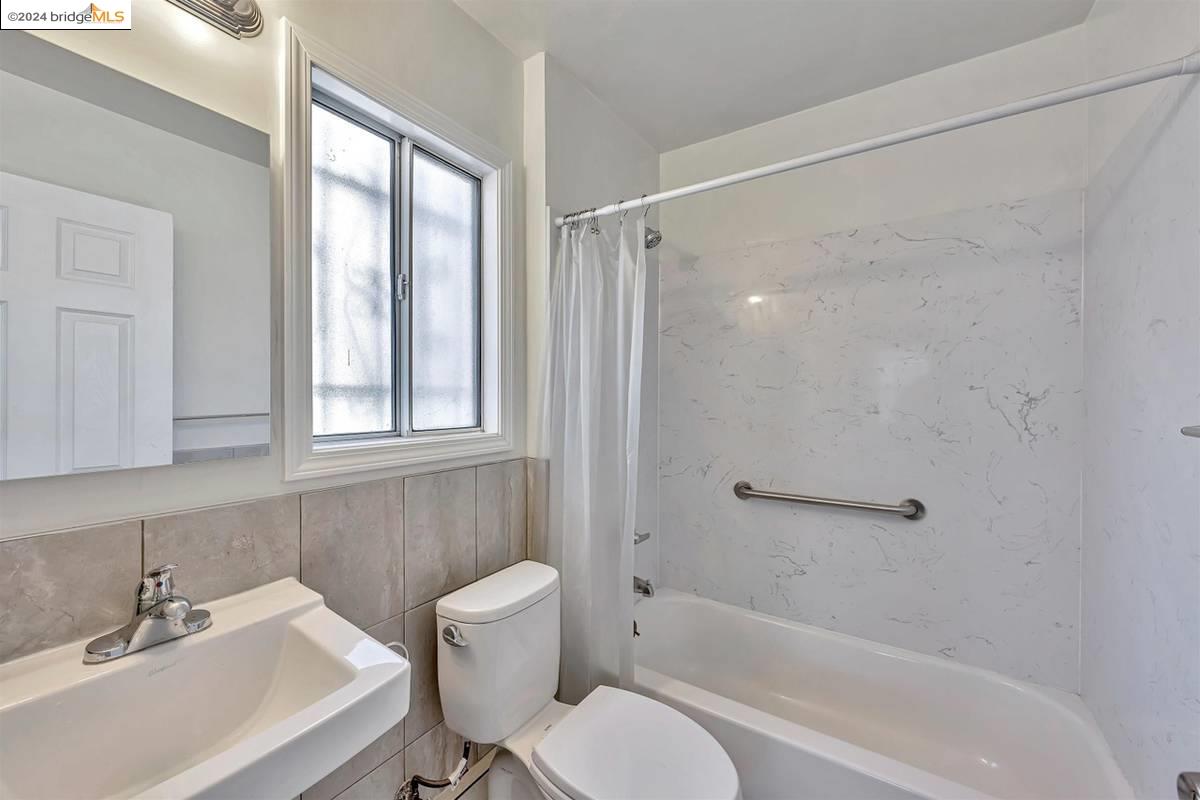 1715 9th Avenue, Unit C Oakland, CA 94606 - Photo 10 of 13