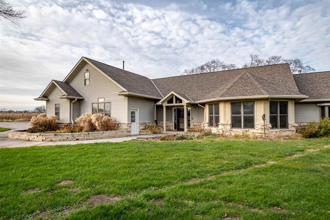 2659 Newport Road Northeast Solon, IA 52333 - Photo 2 of 44 Gallery Image 2