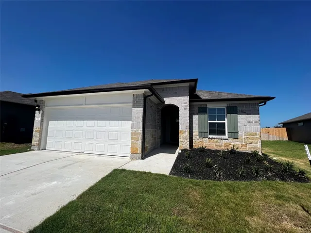 $1,850 | 320 Belmont Place, Lockhart, TX 78644