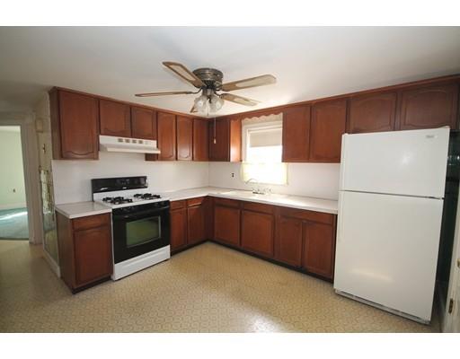 16 Linwood Avenue Methuen, MA 01844 - Photo 4 of 14 Gallery Image 4