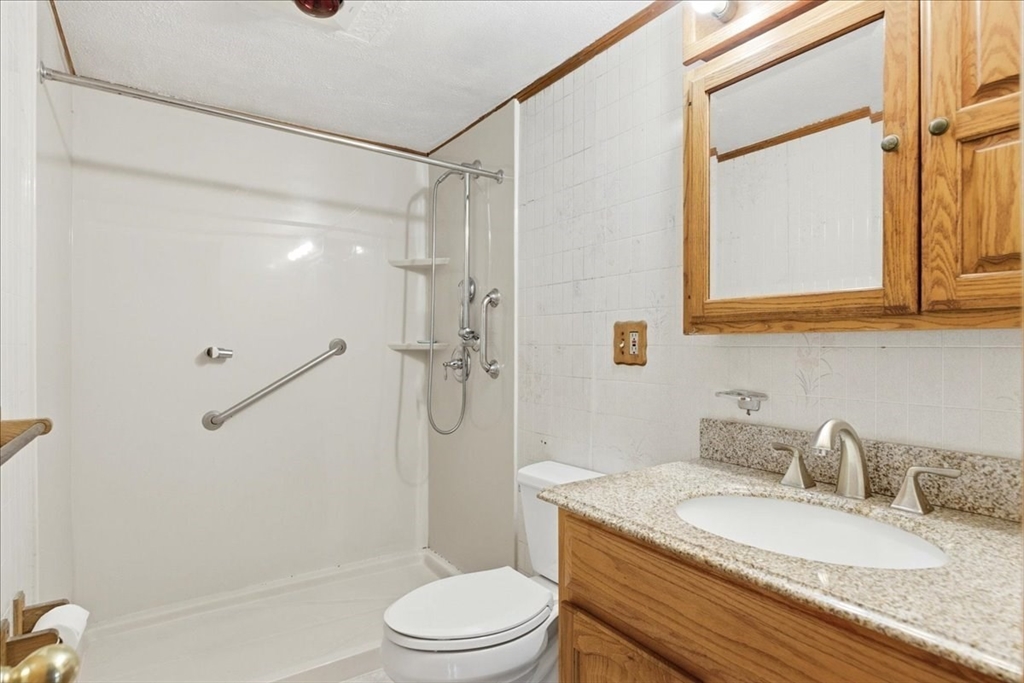 8 Cary Road Plymouth, MA 02360 - Photo 32 of 42