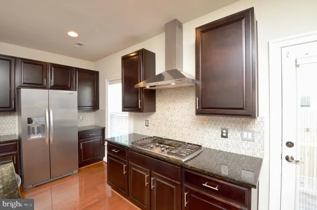 $3,900 | 3053 Waterloo Lane, Fairfax, VA 22031