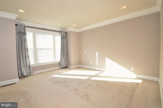 $3,900 | 3053 Waterloo Lane, Fairfax, VA 22031