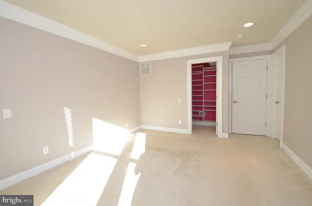 $3,900 | 3053 Waterloo Lane, Fairfax, VA 22031