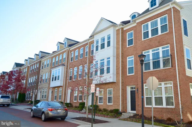 $3,900 | 3053 Waterloo Lane, Fairfax, VA 22031