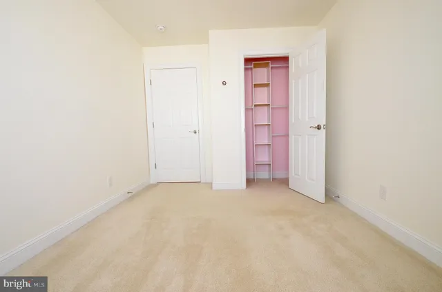 $3,900 | 3053 Waterloo Lane, Fairfax, VA 22031