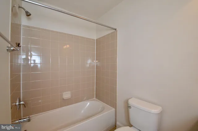 $3,900 | 3053 Waterloo Lane, Fairfax, VA 22031