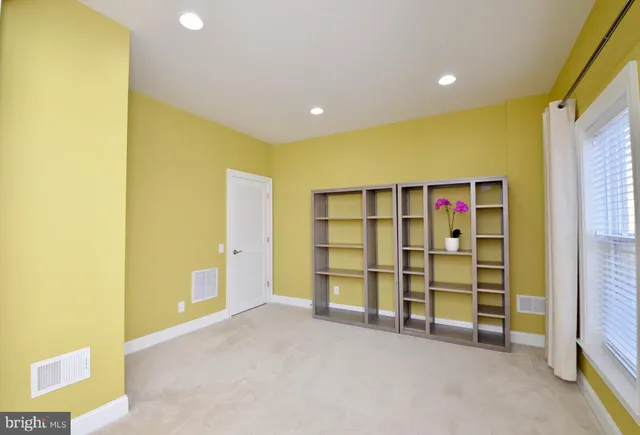 $3,900 | 3053 Waterloo Lane, Fairfax, VA 22031