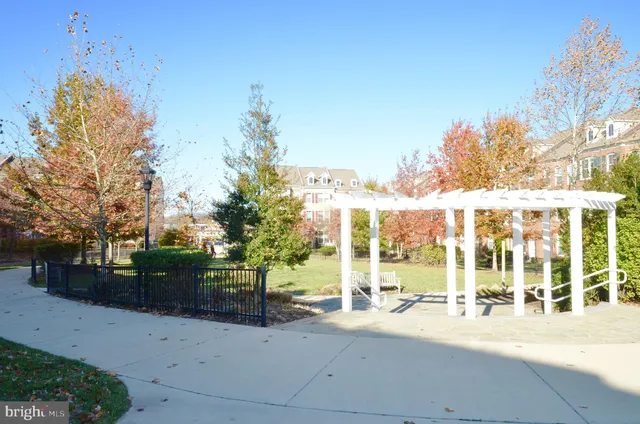 $3,900 | 3053 Waterloo Lane, Fairfax, VA 22031