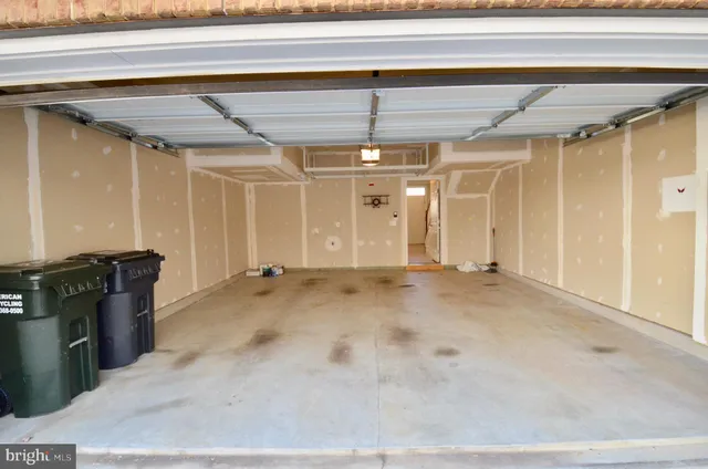 $3,900 | 3053 Waterloo Lane, Fairfax, VA 22031