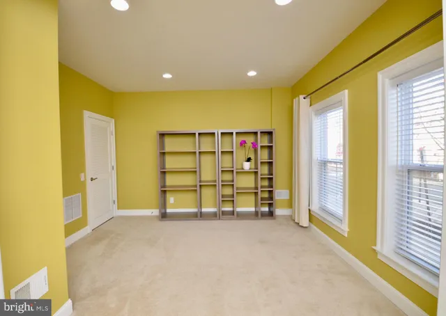 $3,900 | 3053 Waterloo Lane, Fairfax, VA 22031