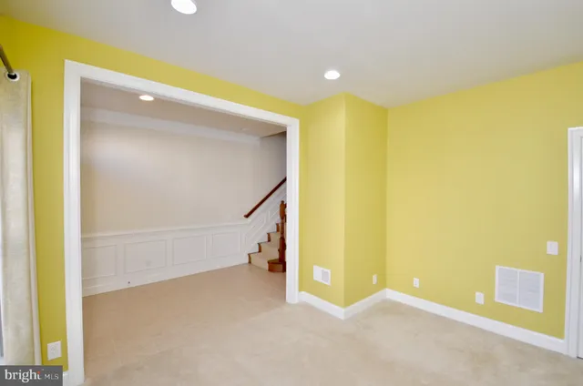 $3,900 | 3053 Waterloo Lane, Fairfax, VA 22031