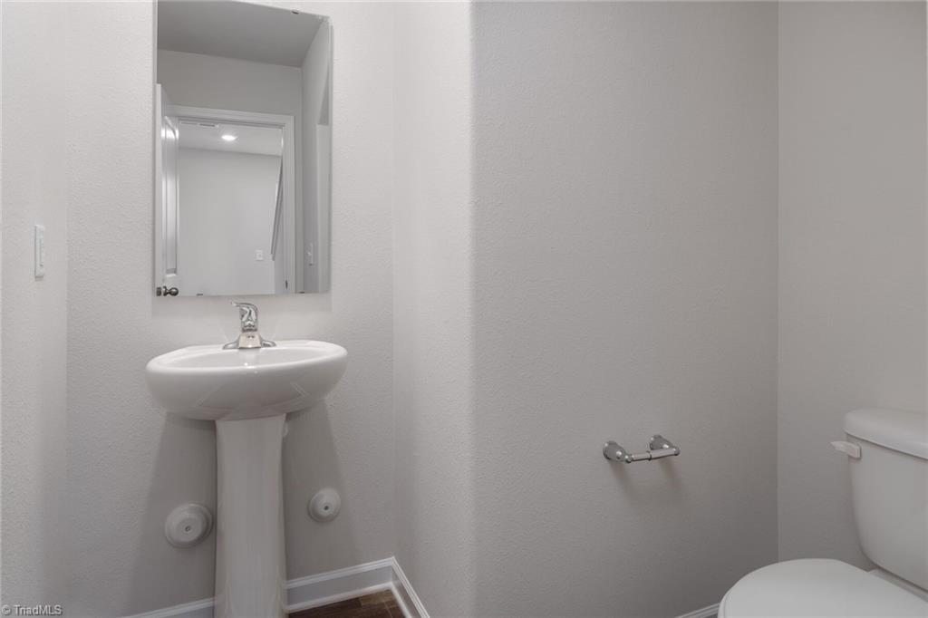 2106 Ram Road Greensboro, NC 27405 - Photo 3 of 25