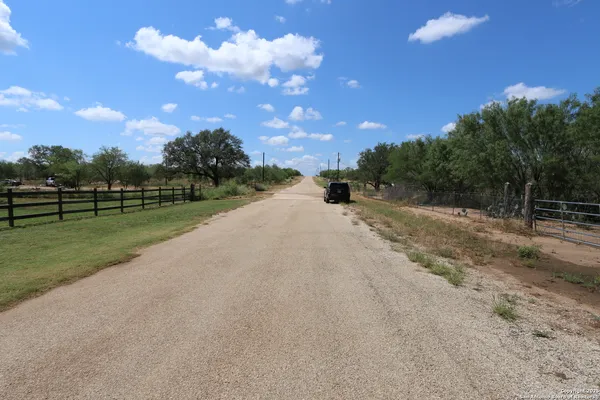 $73,000 | 125 County Road 2666, Devine, TX 78016
