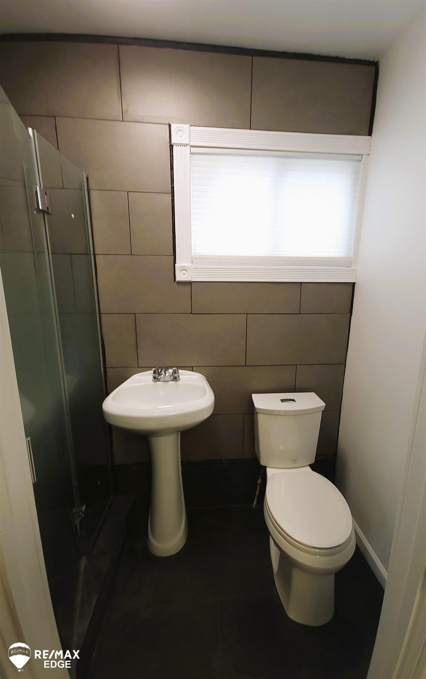 2511 Flushing Road Flint, MI 48504 - Photo 9 of 18 50104128-8.JPG
