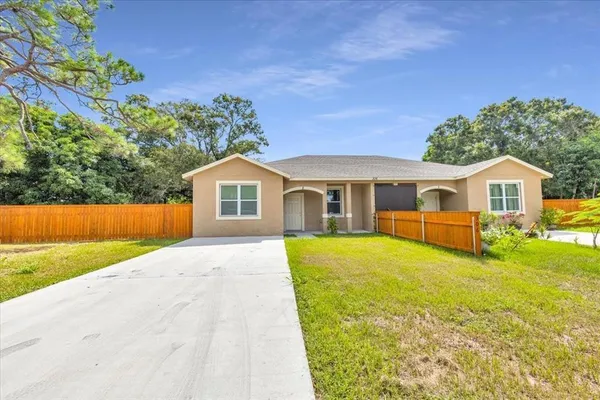 $2,200 | 306 North 18th Court, Unit 2, Fort Pierce, FL 34950