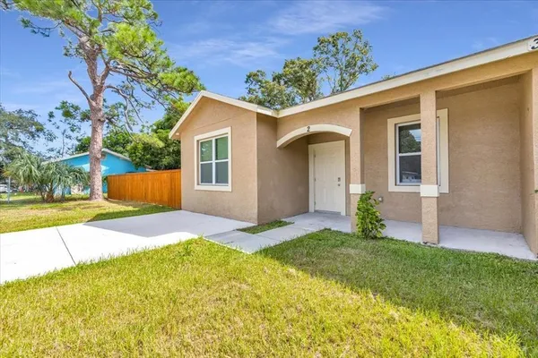 $2,200 | 306 North 18th Court, Unit 2, Fort Pierce, FL 34950