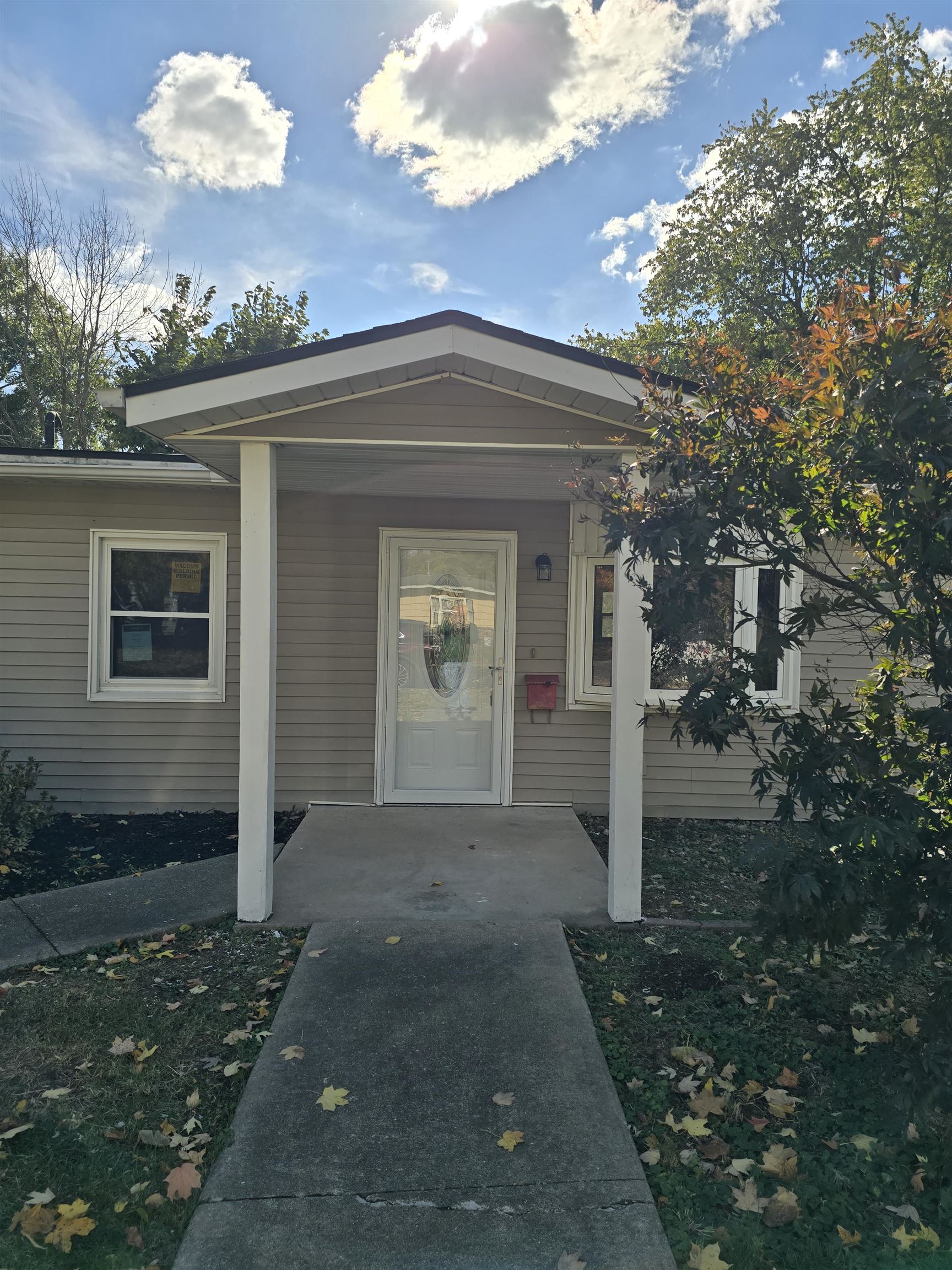 131 West Barsi Boulevard Macomb, IL 61455 - Photo 2 of 21