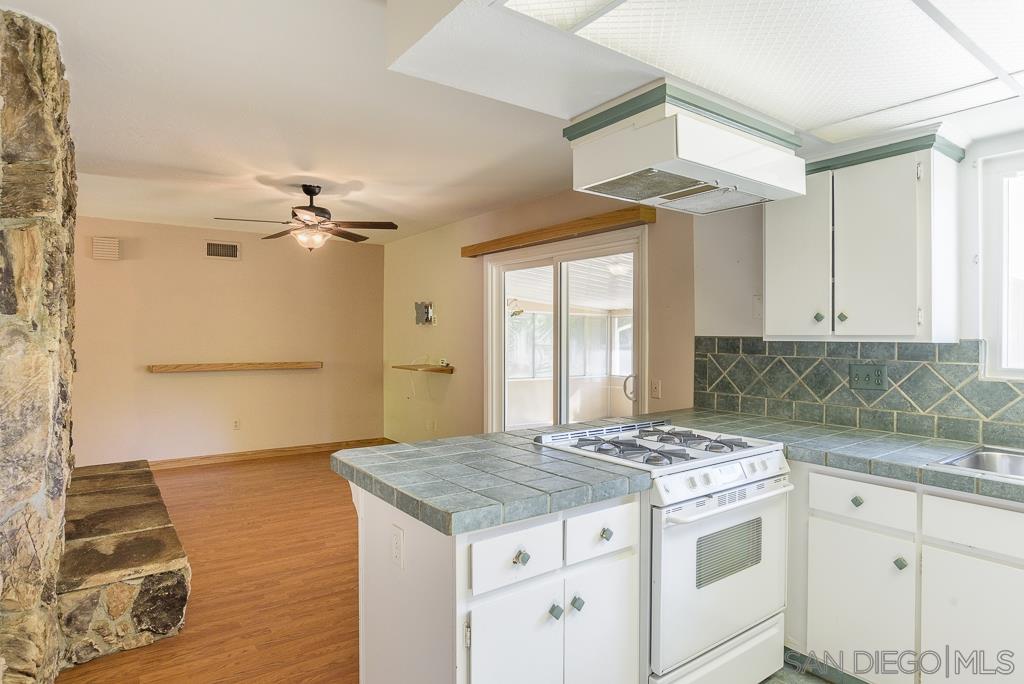 14856 Espola Road Poway, CA 92064 - Photo 5 of 25