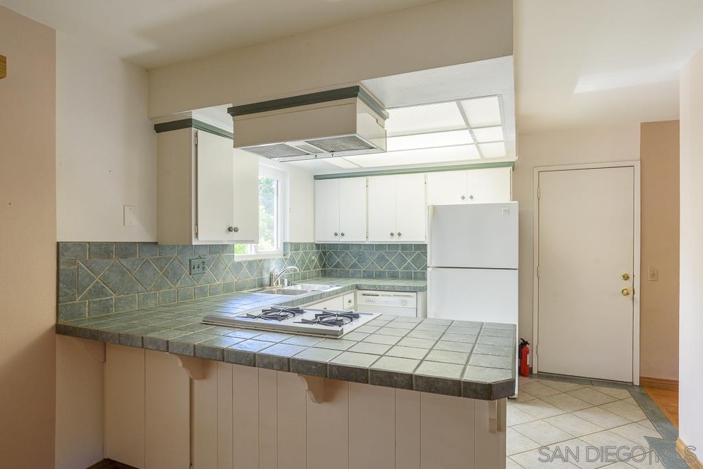14856 Espola Road Poway, CA 92064 - Photo 6 of 25
