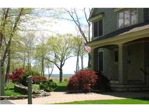 38 Tower Road Kittery, ME 03905 - Photo 2 of 5