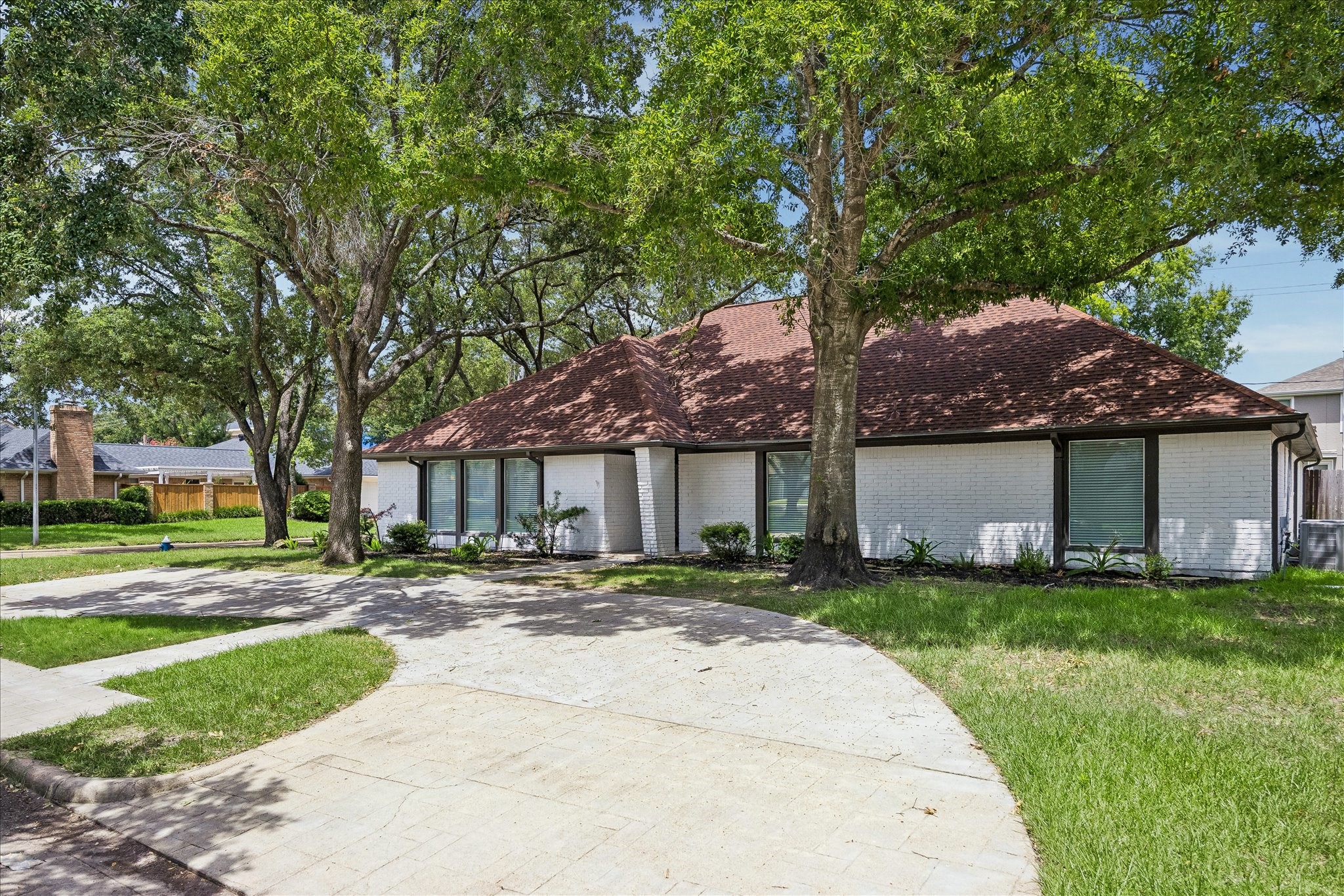 2930 Riata Lane Houston, TX 77080 - Photo 6 of 32