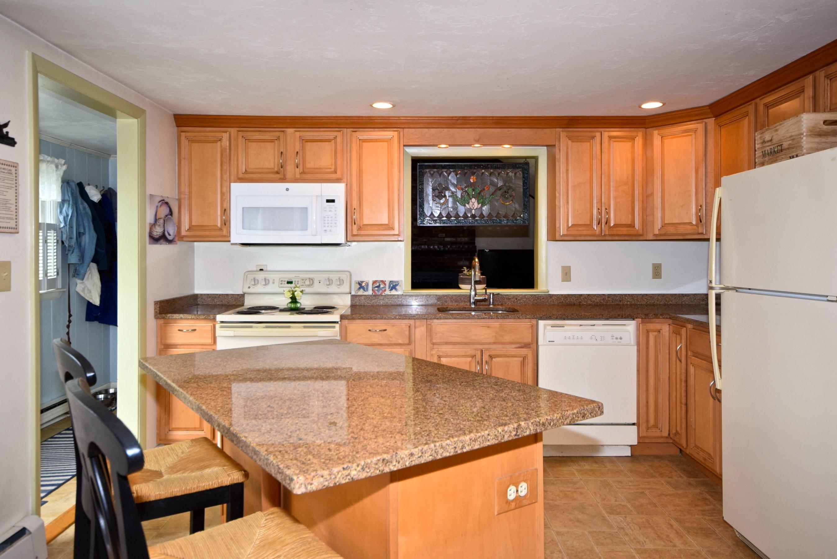 190 Williston Road Sagamore Beach, MA 02562 - Photo 2 of 16 DSC_0200