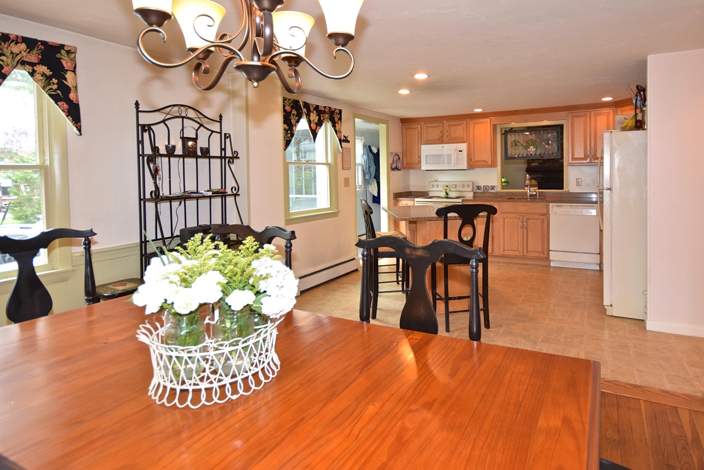 190 Williston Road Sagamore Beach, MA 02562 - Photo 3 of 16 DSC_0199