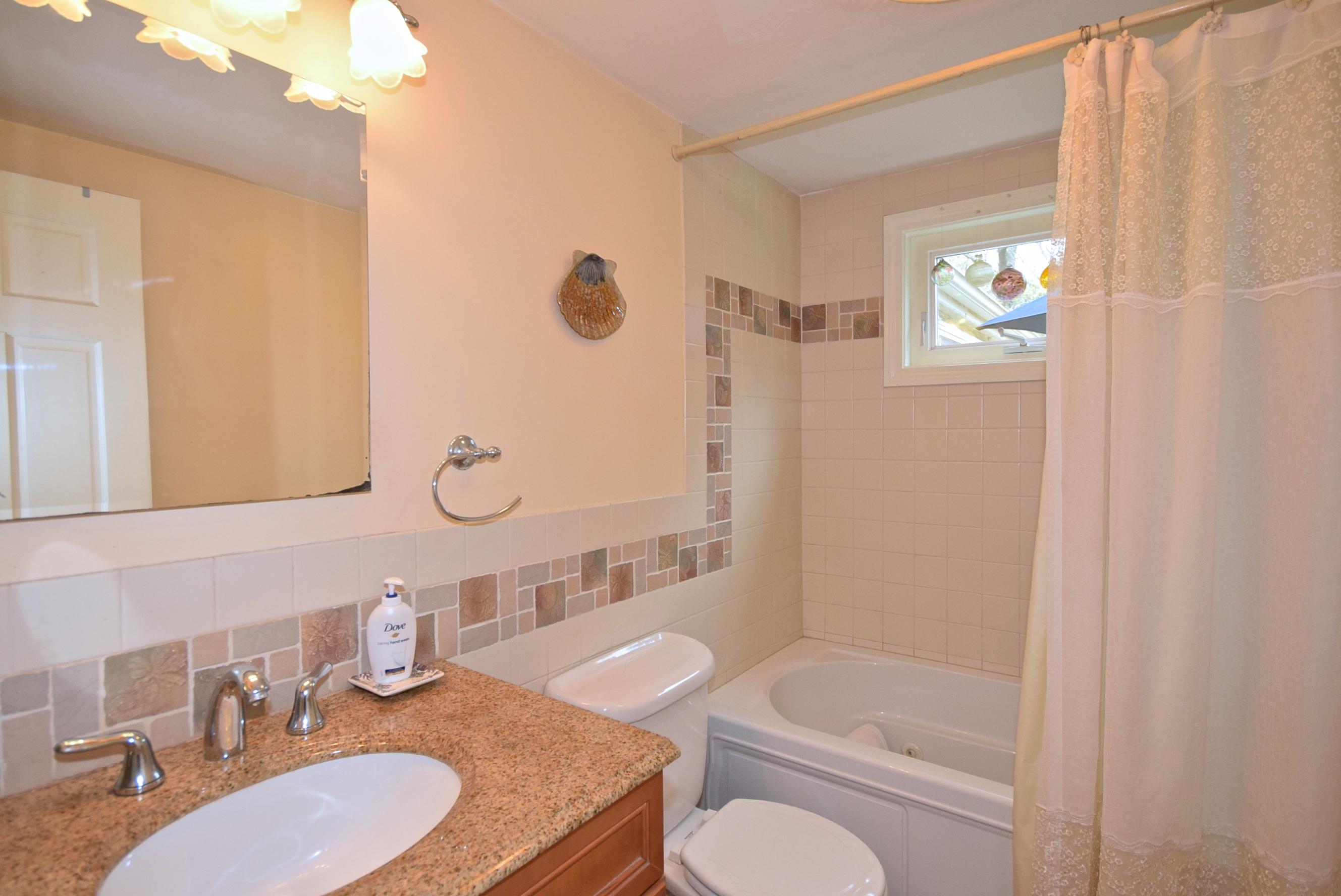 190 Williston Road Sagamore Beach, MA 02562 - Photo 6 of 16 DSC_0190