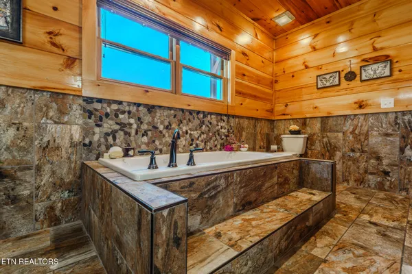 $2,199,000 | 782 Park Vista Way, Gatlinburg, TN 37738