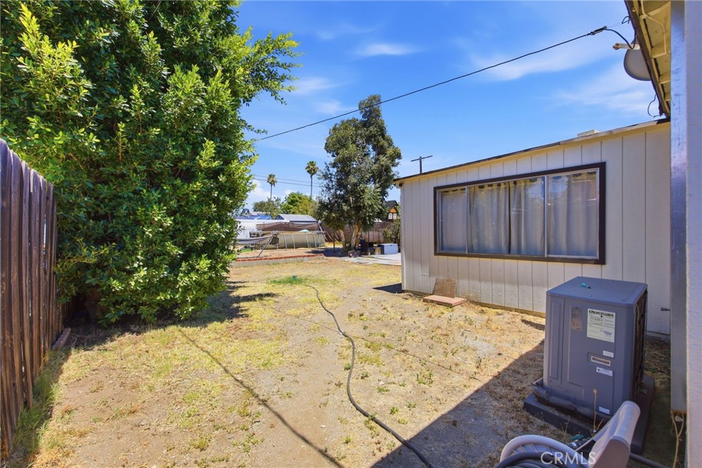 9652 Rincon Avenue Pacoima, CA 91331 - Photo 38 of 40