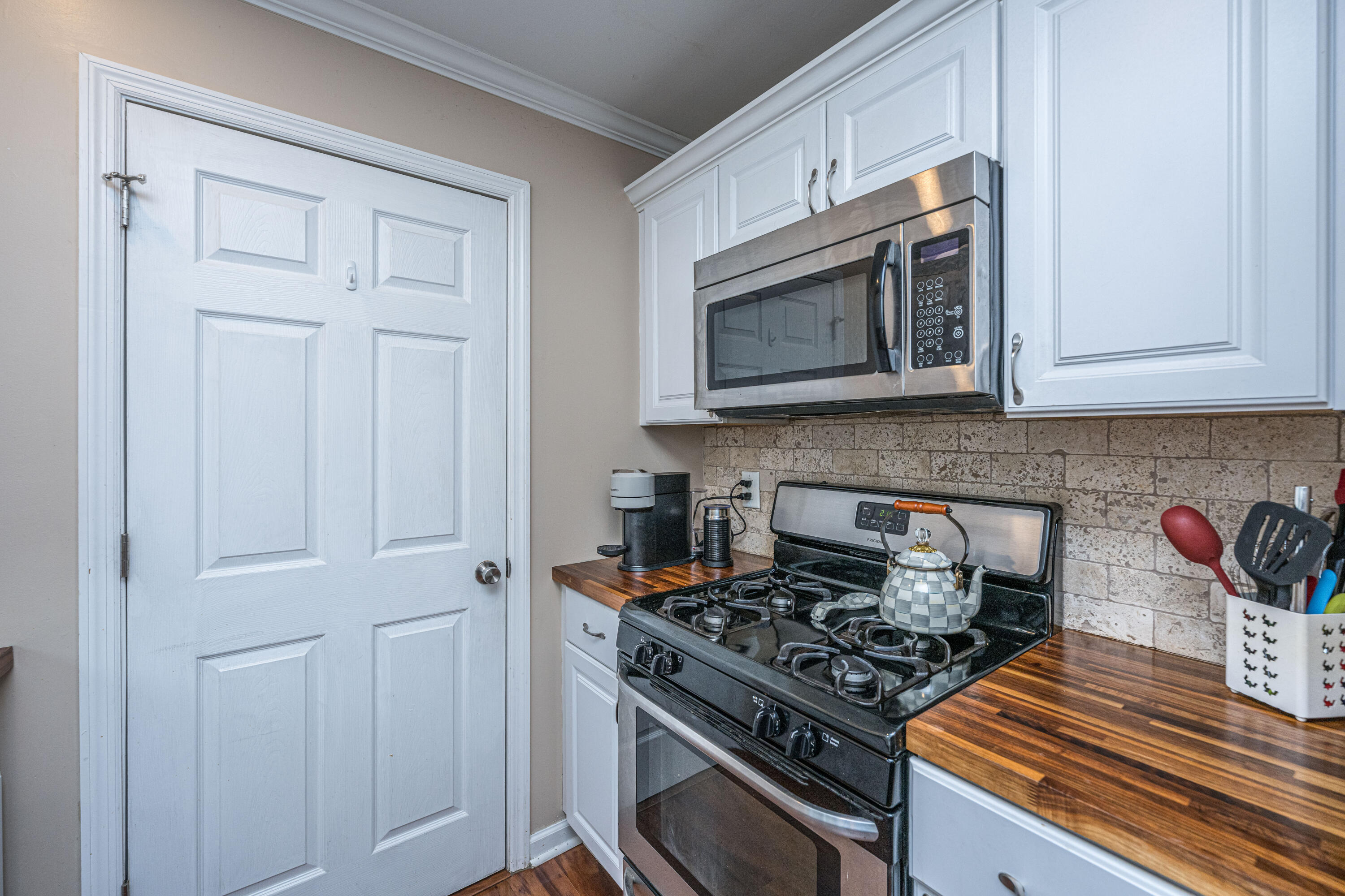 1240 Camellia Road Charleston, SC 29407 - Photo 15 of 38 1240CamilliaRdINT012