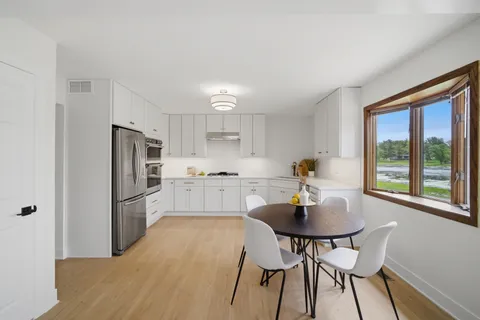 $850,000 | 28 Windemere Lane, South Barrington, IL 60192