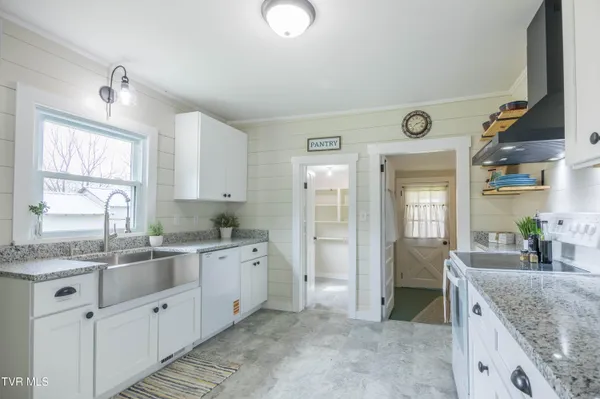 $349,900 | 3 Jennings Lane, Greeneville, TN 37743