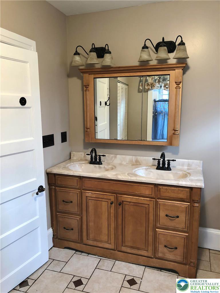 1214 Maple Street Bethlehem, PA 18018 - Photo 10 of 13