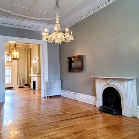 $2,500 | 199 2nd Street, Troy, NY 12180