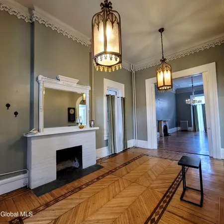 $2,500 | 199 2nd Street, Troy, NY 12180