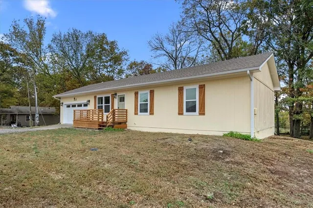 $250,000 | 13 Oak Crest Drive, Linn Valley, KS 66040