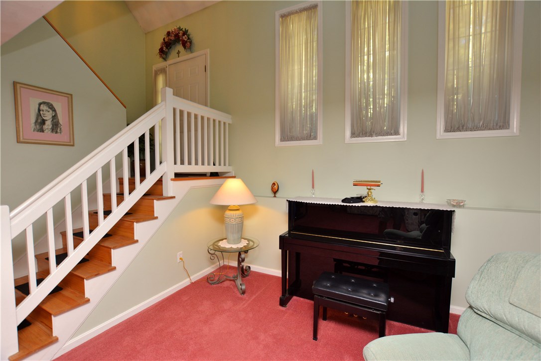 157 Lonsdale Farm Road Cumberland, RI 02864 - Photo 24 of 28 Gallery Image 24