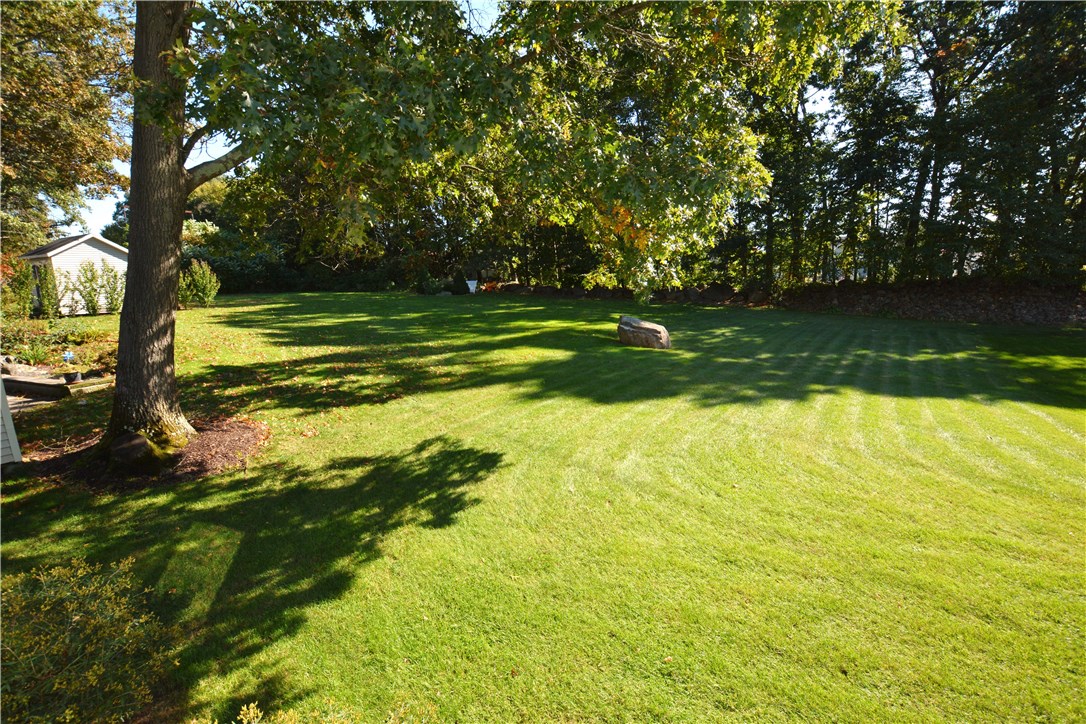 157 Lonsdale Farm Road Cumberland, RI 02864 - Photo 5 of 28 Gallery Image 5
