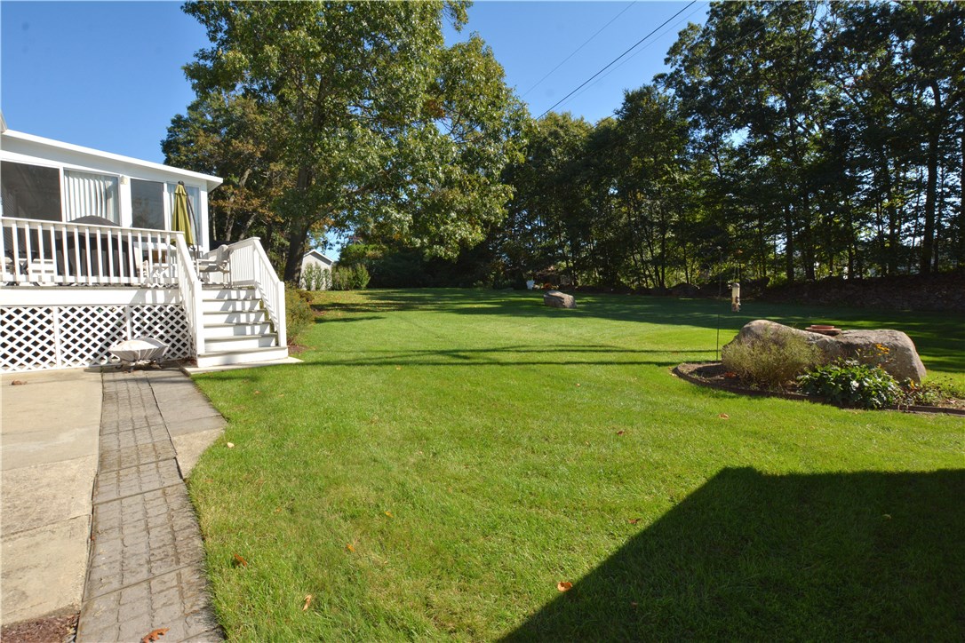 157 Lonsdale Farm Road Cumberland, RI 02864 - Photo 7 of 28 Gallery Image 7