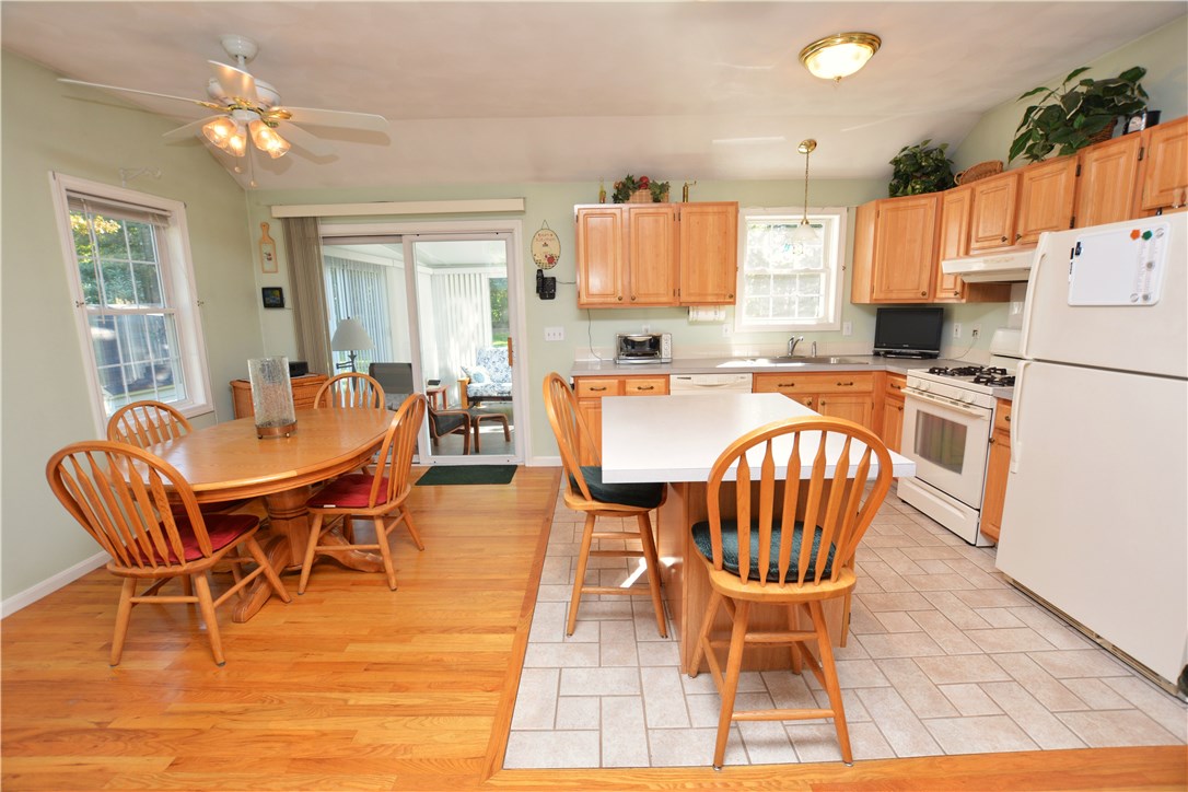 157 Lonsdale Farm Road Cumberland, RI 02864 - Photo 10 of 28 Gallery Image 10