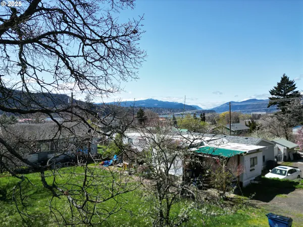 $289,000 | 311 Lincoln Street, Bingen, WA 98605