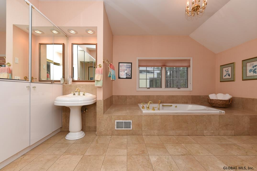 30 Ruxton Road Bethlehem, NY 12054 - Photo 27 of 49 Photo 28