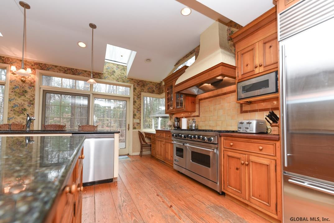 30 Ruxton Road Bethlehem, NY 12054 - Photo 8 of 49 Photo 8