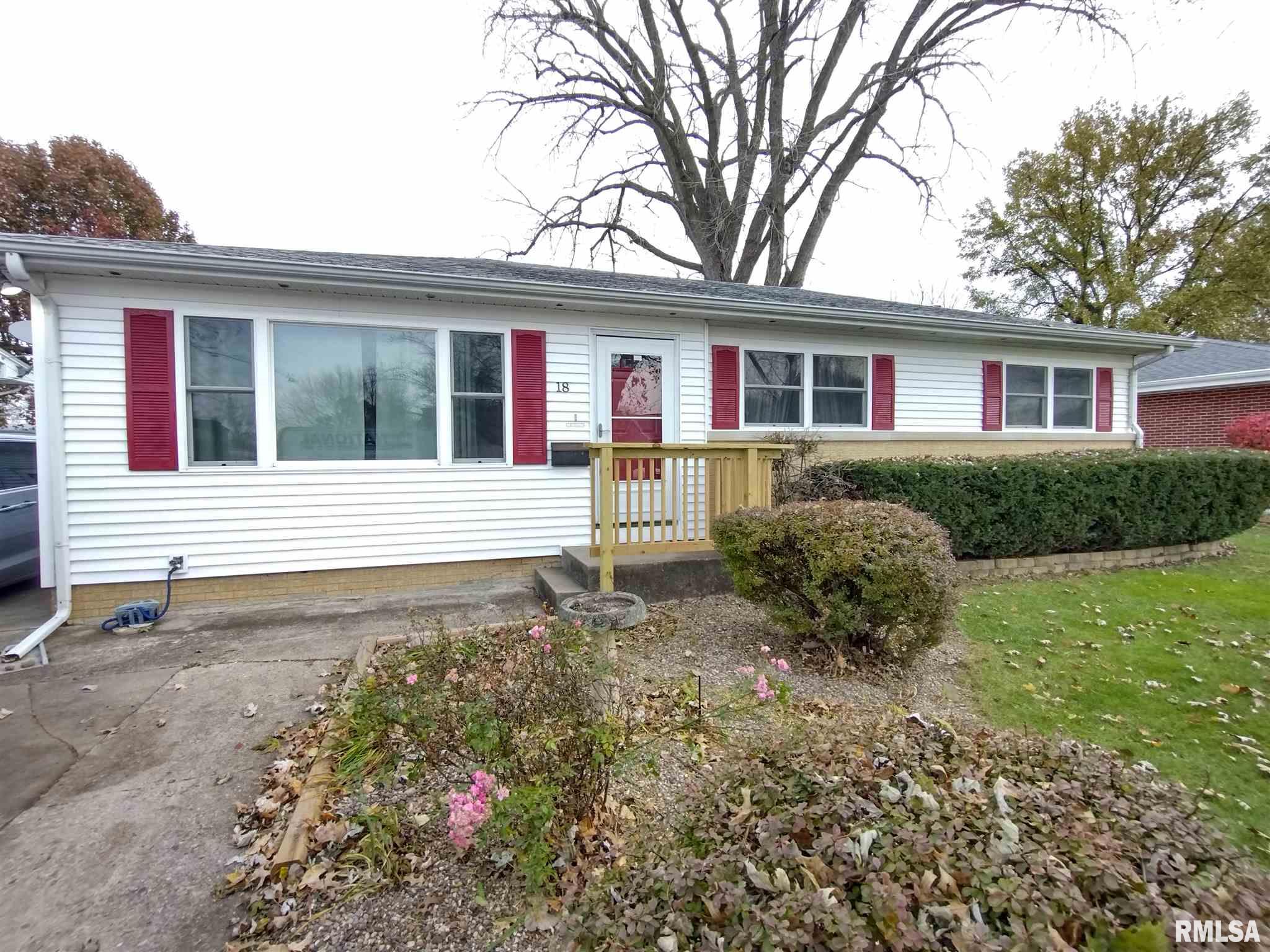 18 Radcliff Road Springfield, IL 62703 - Photo 1 of 42