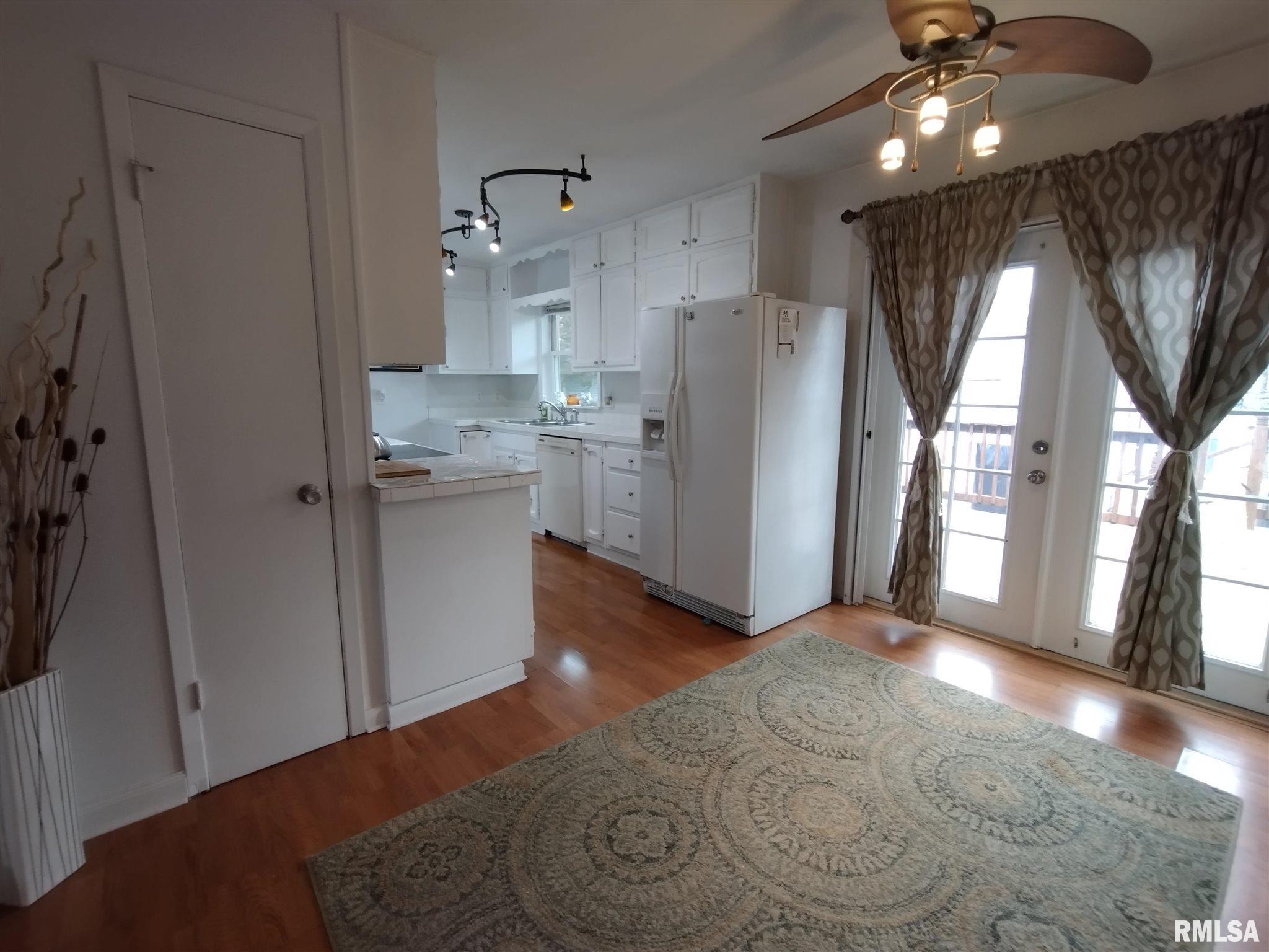 18 Radcliff Road Springfield, IL 62703 - Photo 9 of 42